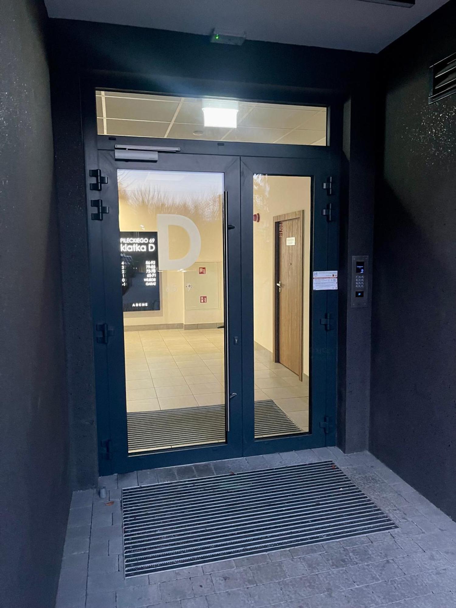 Апартаменти Time&House Pileckiego Przy Centrum Onkologi I Klinice Novum Apartament Na Wylacznosc Pokoj,Sypialnia,Lozko, Lazienka,Kuchnia Варшава Екстер'єр фото
